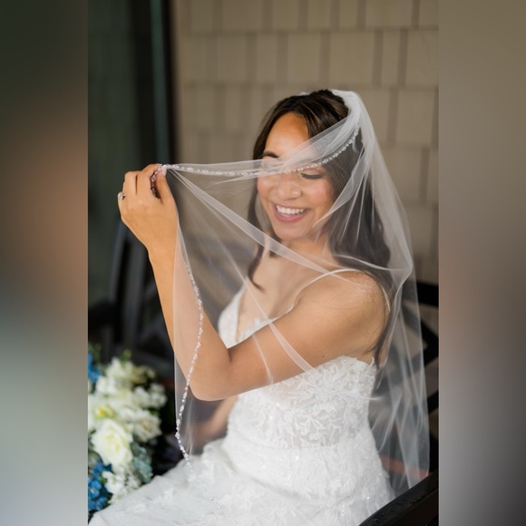 Fingertip Beaded Wedding Veil Tulle Ivory Bridal Hairpieces - Picture 3 of 4